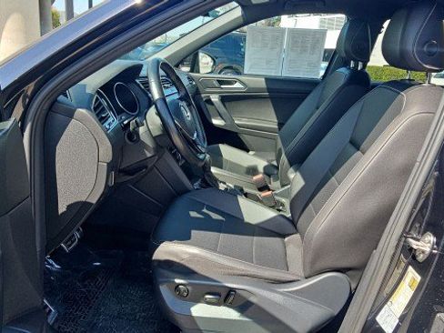 Used 2021 Volkswagen Tiguan SE R-Line FWD image 19