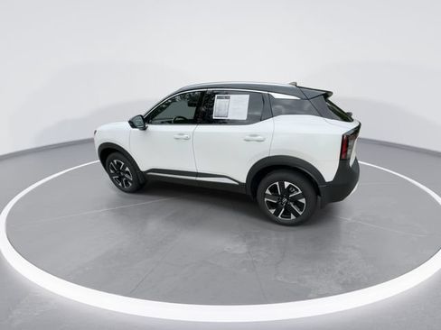 Used 2025 Nissan Kicks SR FWD image 5