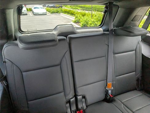 Used 2023 Chevrolet Tahoe Z71 w/ Luxury Package AWD/4WD image 13