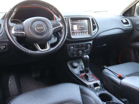 Used 2019 Jeep Compass Trailhawk AWD/4WD image 4