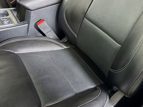 Used 2022 Ford Explorer Limited w/ Equipment Group 301A image 21