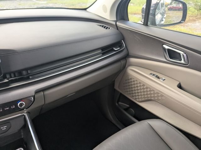 New 2026 Kia Carnival EX FWD image 17