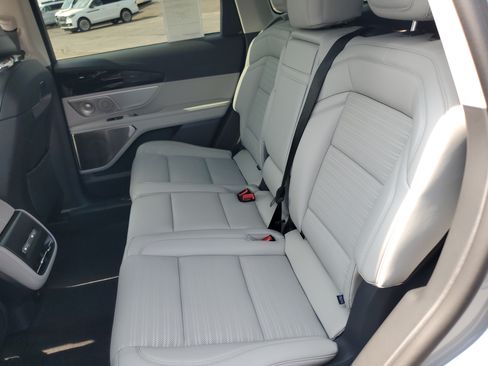 New 2026 Lincoln Nautilus Reserve AWD/4WD image 32