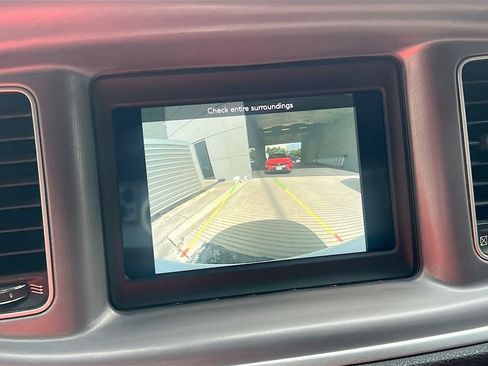 Used 2022 Dodge Charger SXT RWD image 13