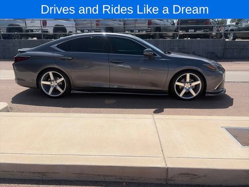 Used 2019 Lexus ES 300h w/ Premium Package FWD image 4