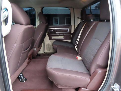 Used 2018 RAM 3500 SLT w/ Luxury Group AWD/4WD image 42