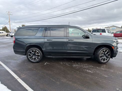 Used 2022 Chevrolet Suburban RST w/ Luxury Package image 9