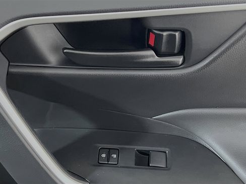 Used 2025 Toyota RAV4 LE image 31