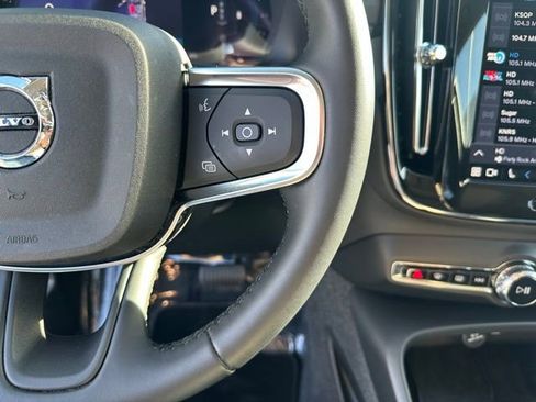 Used 2024 Volvo XC40 B5 Plus AWD/4WD image 5