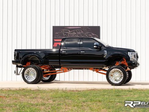 Used 2022 Ford F350 Platinum image 1