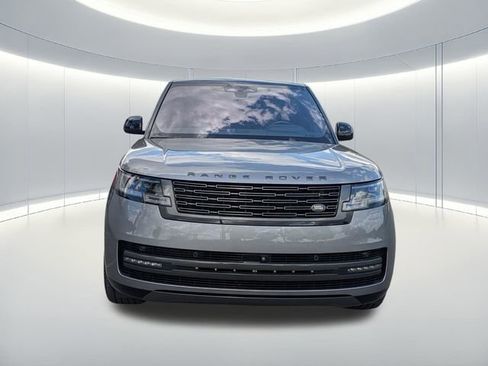 Used 2023 Land Rover Range Rover SE AWD/4WD image 2