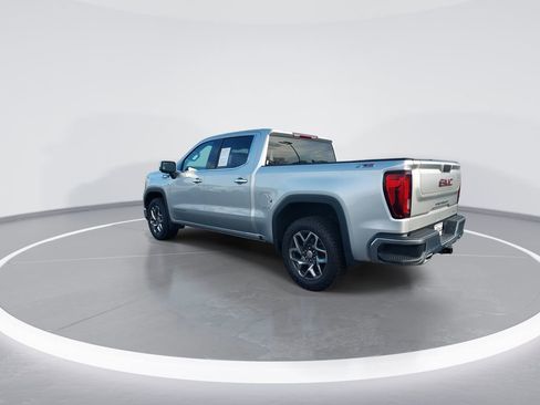 Used 2022 GMC Sierra 1500 SLT AWD/4WD image 6