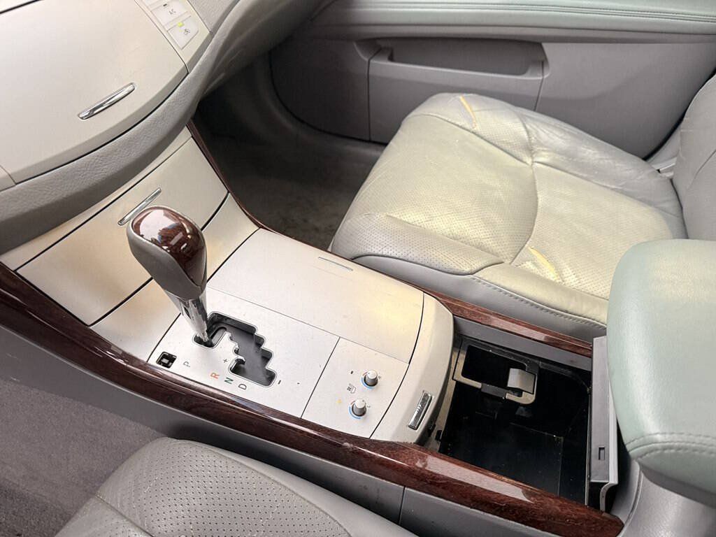 Used 2009 Toyota Avalon Limited FWD image 12