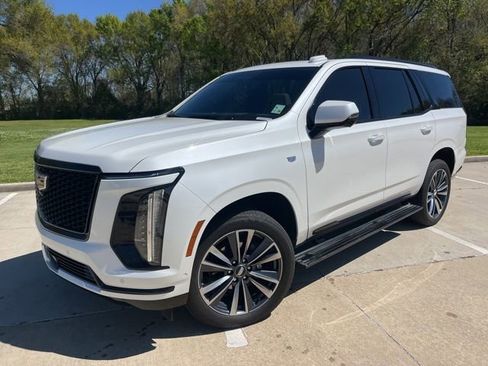 Used 2025 Cadillac Escalade Sport image 2