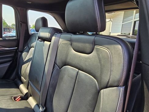 Used 2023 Jeep Grand Cherokee Overland w/ Advanced Protech Group III AWD/4WD image 33