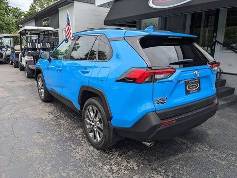 Used 2019 Toyota RAV4 XLE Premium w/ Cold Weather Package AWD/4WD image 3