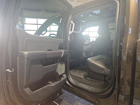 Used 2025 Ford F350 Lariat w/ Lariat Ultimate Package image 28