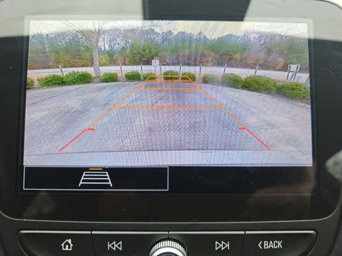 Used 2025 Chevrolet Malibu LT image 30