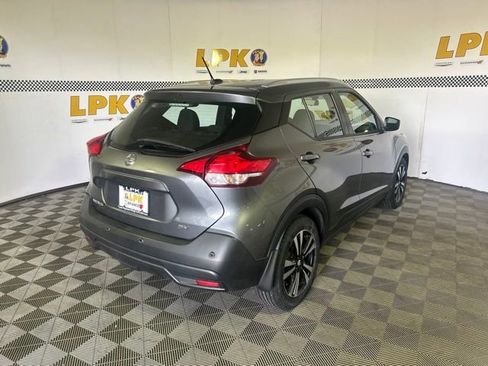 Used 2020 Nissan Kicks SV FWD image 3