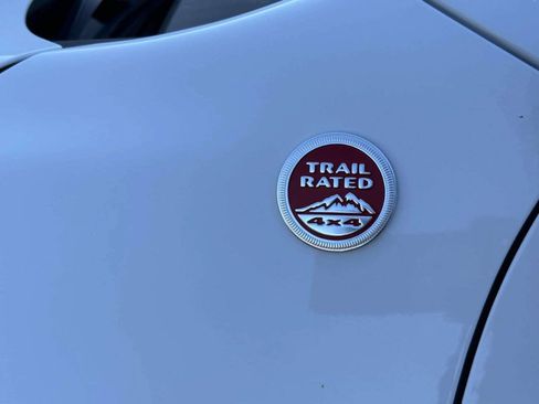 Used 2019 Jeep Cherokee Trailhawk w/ Cold Weather Group AWD/4WD image 43