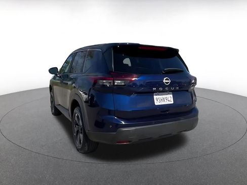 Used 2025 Nissan Rogue SV image 11
