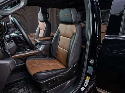 Used 2025 Chevrolet Silverado 2500 High Country w/ High Country Premium Package image 29