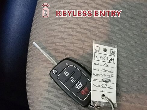 Used 2016 Hyundai Santa Fe SE FWD image 29