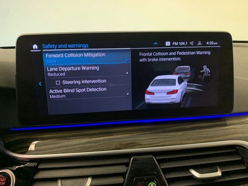 Used 2022 BMW 530i xDrive w/ Premium Package image 44