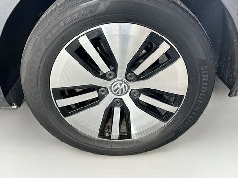 Used 2019 Volkswagen e-Golf SEL Premium FWD image 11