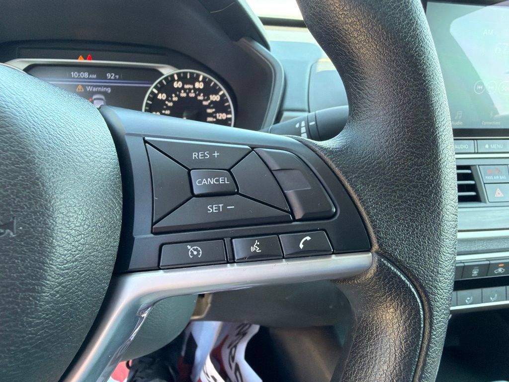 Used 2025 Nissan Altima 2.5 SV FWD image 20