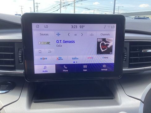 Used 2022 Ford Explorer XLT w/ Equipment Group 202A AWD/4WD image 24