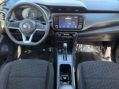 Used 2021 Nissan Kicks SV image 14