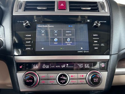 Used 2017 Subaru Outback 2.5i Limited AWD/4WD image 29
