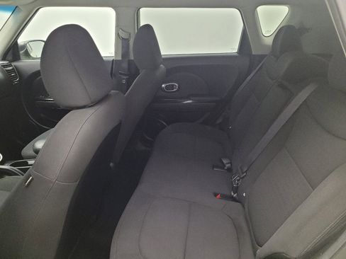 Used 2014 Kia Soul ! FWD image 18