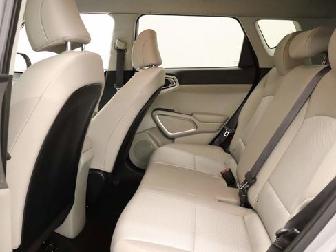 Used 2022 Kia Soul LX image 16