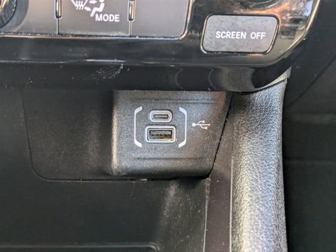 Certified 2024 Jeep Compass Latitude image 25