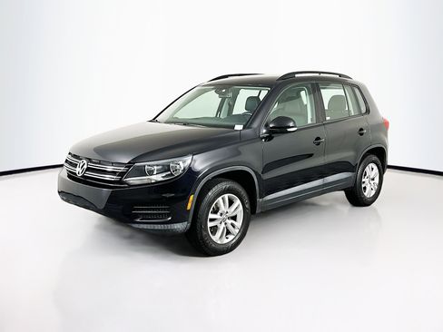 Used 2017 Volkswagen Tiguan S image 3