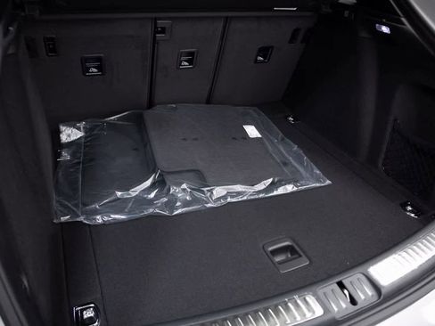 Certified 2025 Porsche Macan image 31