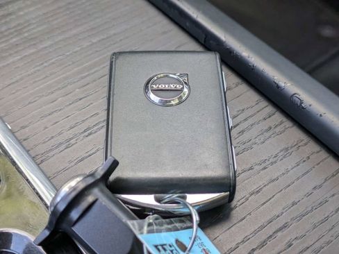 Used 2020 Volvo XC90 T6 Momentum AWD/4WD image 44