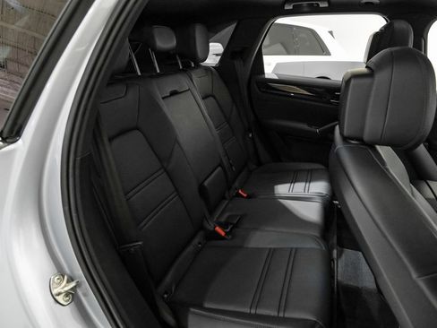 Used 2023 Porsche Cayenne image 32