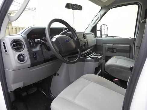 Used 2014 Ford E-250 and Econoline 250 Extended image 14