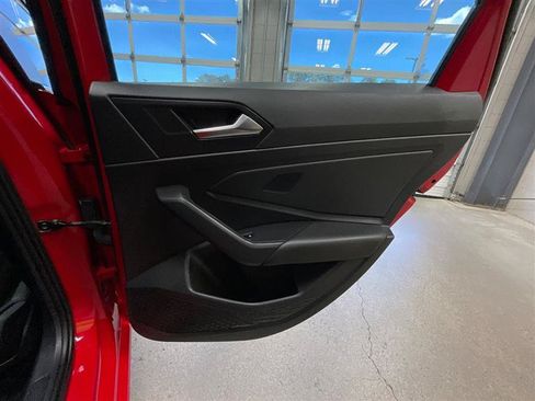 Used 2019 Volkswagen Jetta SE FWD image 24