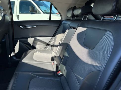 Used 2023 Kia Niro EX Touring image 18