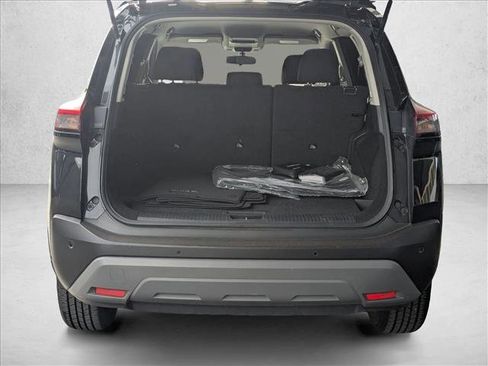 Used 2023 Nissan Rogue S image 6