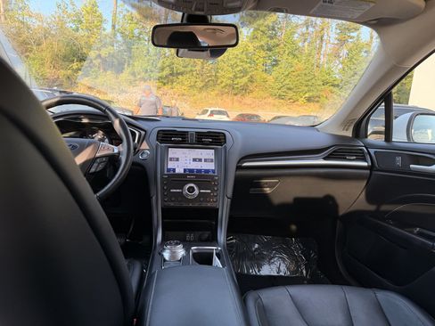 Used 2020 Ford Fusion Titanium AWD/4WD image 8