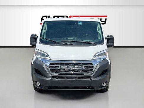 Used 2025 RAM ProMaster 2500 w/ Quick Order Package 22G SLT FWD image 2