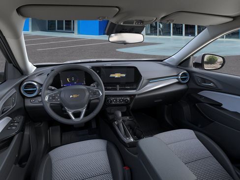 New 2025 Chevrolet Trax LT w/ Driver Confidence Package image 39