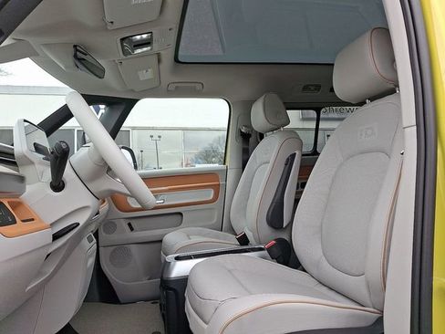 New 2025 Volkswagen ID. Buzz 1st Edition image 8