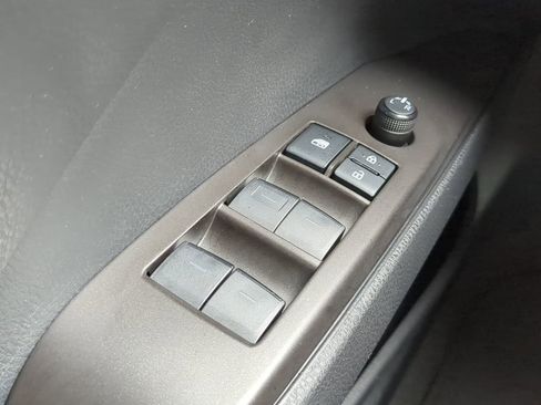 Used 2021 Toyota Camry SE image 28