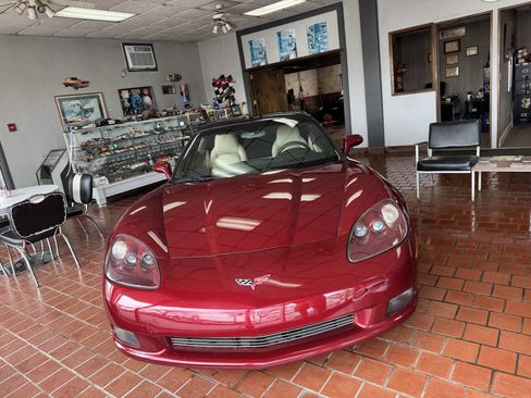 Used 2007 Chevrolet Corvette Coupe w/ Preferred Equipment Group image 3